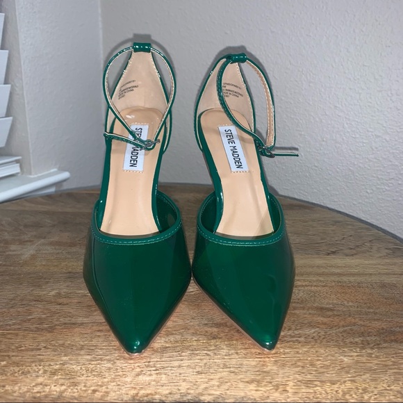 STEVE MADDEN LUCITE STILETTOS - Picture 5 of 5